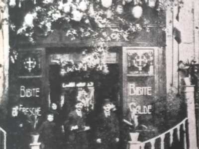 E poi c�era l��Adriatico� di Giuseppe Petruzzelli, all�incrocio tra corso Cavour e via Cognetti. Il titolare, gi� proprietario di un locale omonimo di via Sparano...